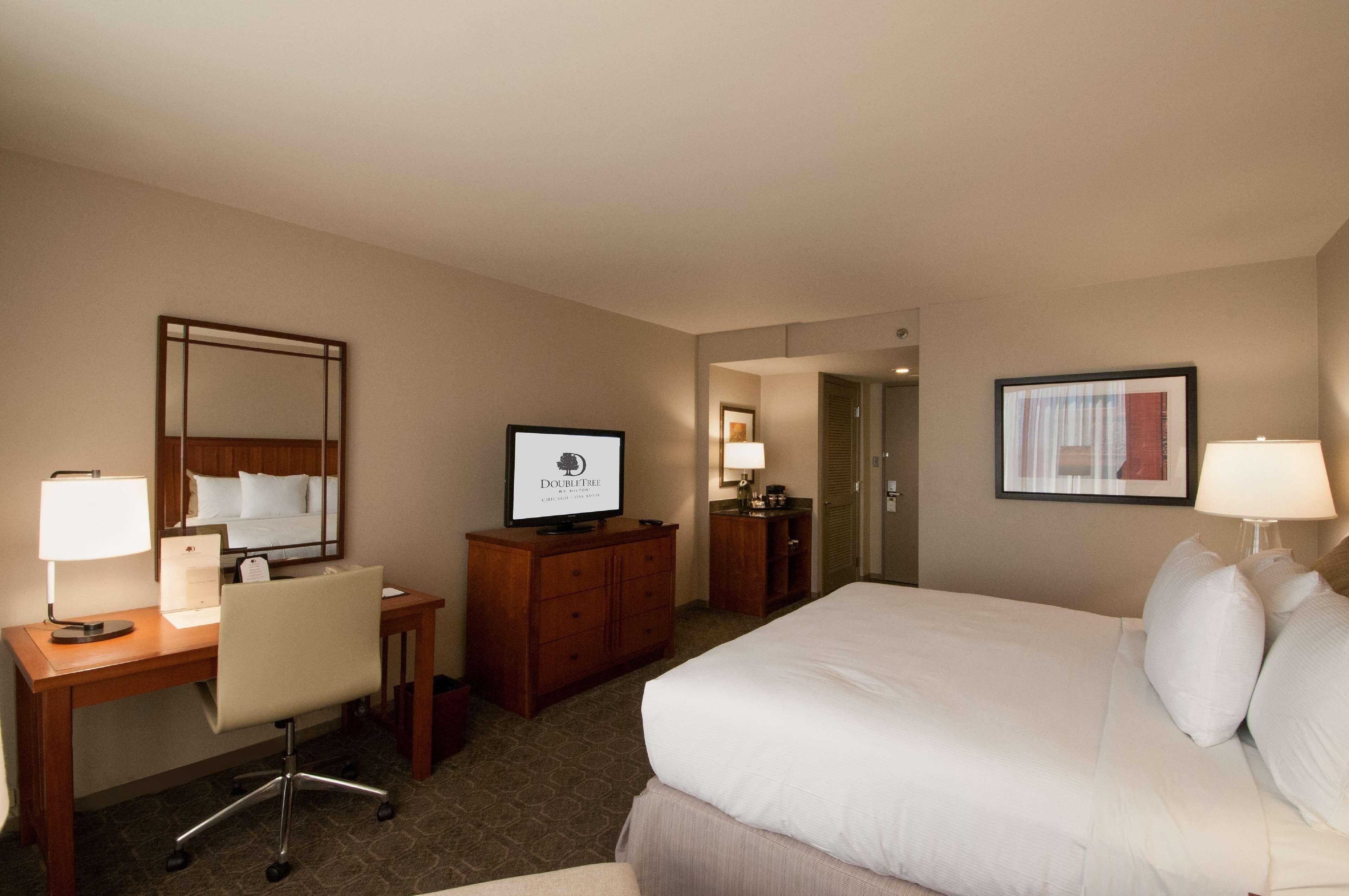 Doubletree By Hilton Chicago - Oak Brook Exterior foto