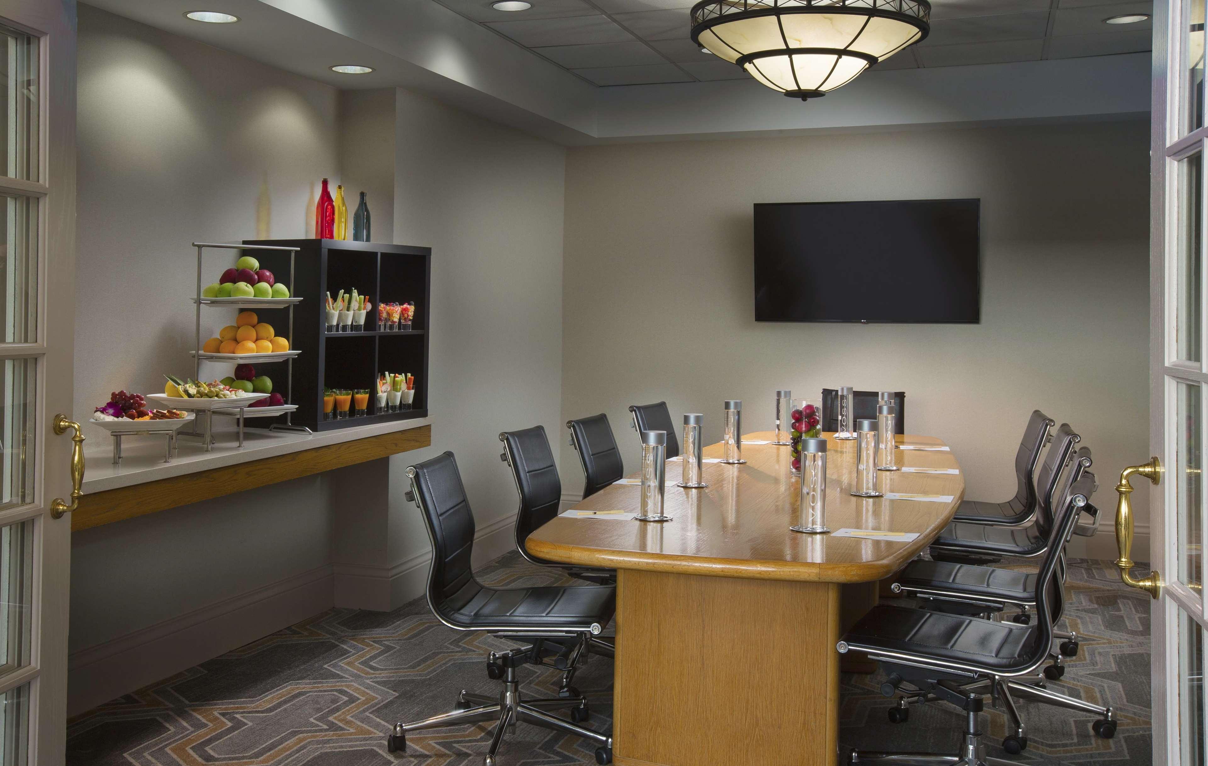 Doubletree By Hilton Chicago - Oak Brook Exterior foto