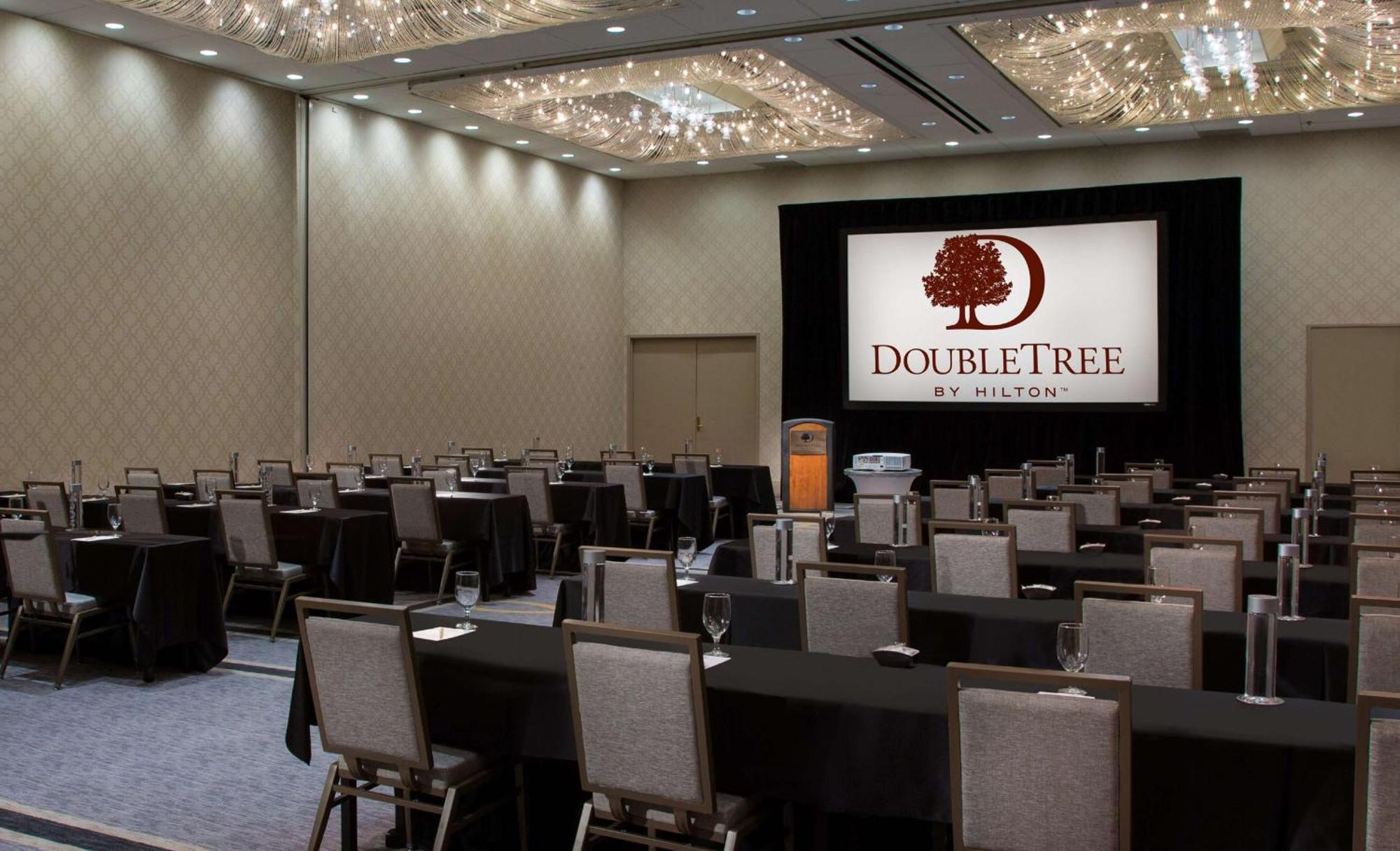 Doubletree By Hilton Chicago - Oak Brook Exterior foto